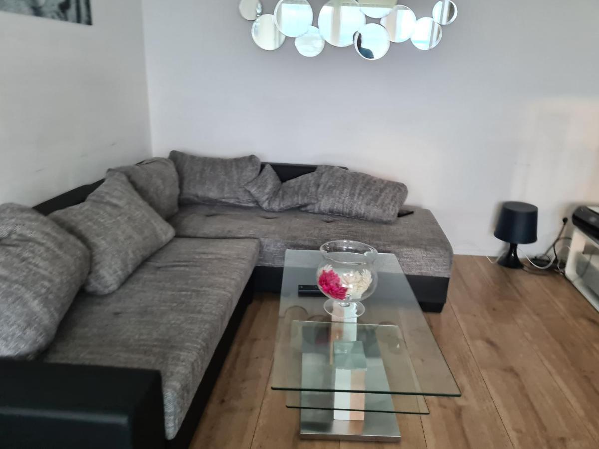 Sehr Schöne drei Zimmer Delüx Wohnung in Sindelfingen Exterior foto