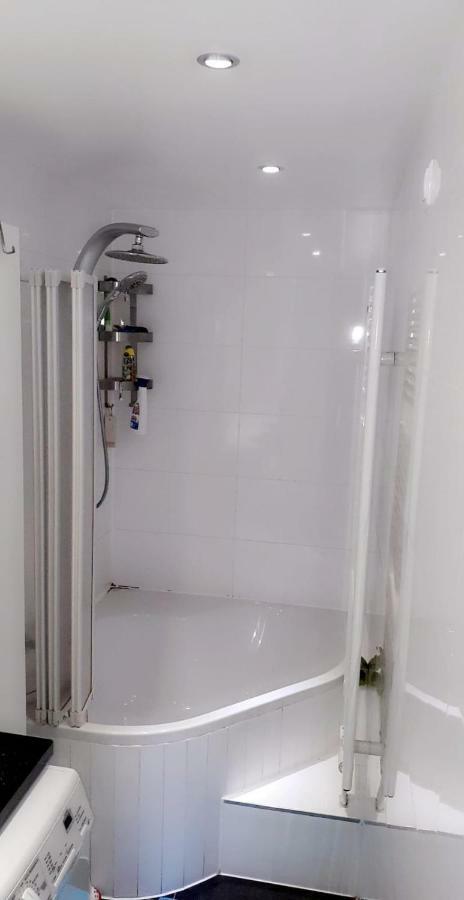 Sehr Schöne drei Zimmer Delüx Wohnung in Sindelfingen Exterior foto