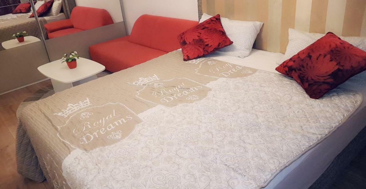 Sehr Schöne drei Zimmer Delüx Wohnung in Sindelfingen Exterior foto